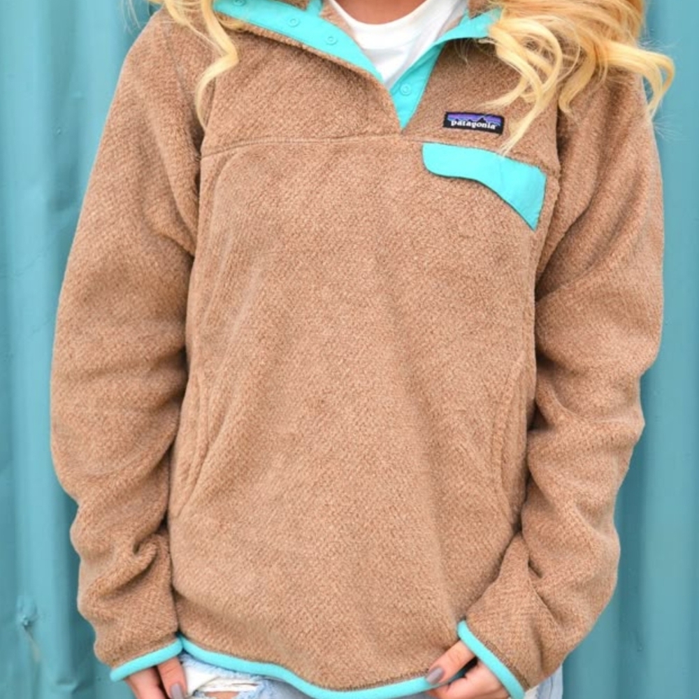Patagonia Fleece in Tan and Teal